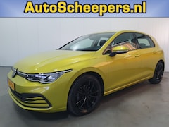 Volkswagen Golf - 1.0 eTSI Life Business CARPLAY/CAMERA/DIG.COCKPIT/LMV