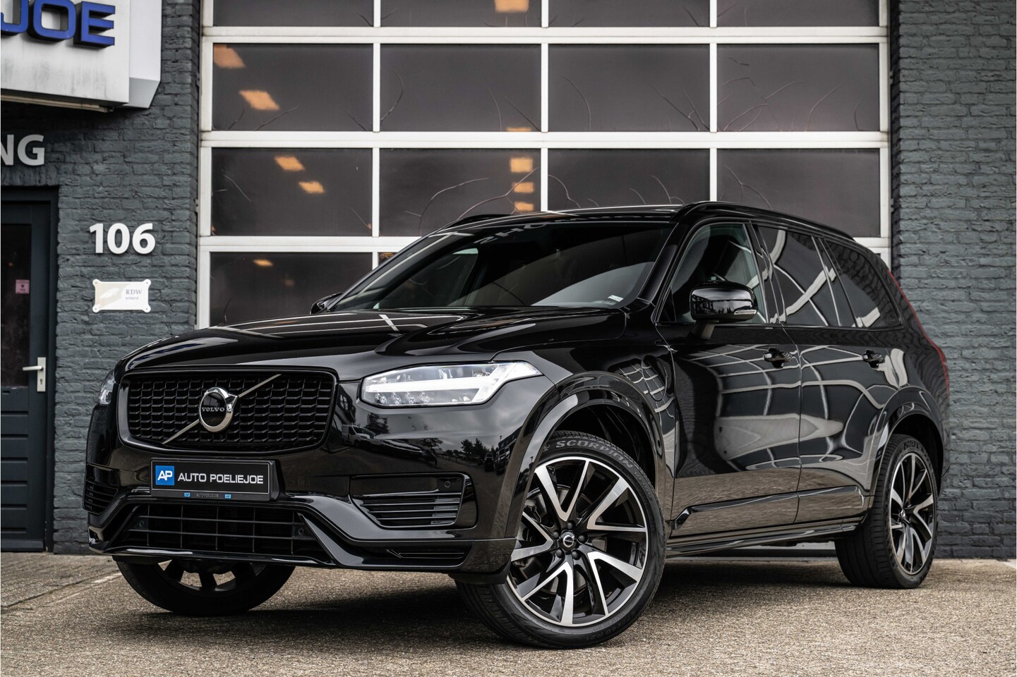 Volvo XC90 - 2.0 T8 Recharge AWD R-Design Pano, Leder, 360 Seround view, Trekhaak, Head-Up, Harman Kard - AutoWereld.nl
