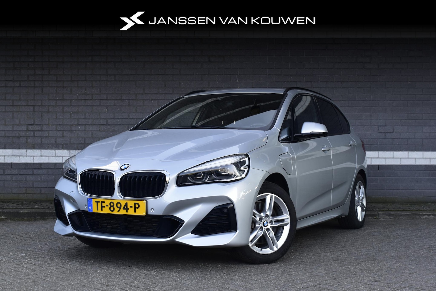 BMW 2-serie Active Tourer - 225xe iPerformance Executive / SOH 94% / M-Sport / PHEV / Parking Pack / LED - AutoWereld.nl