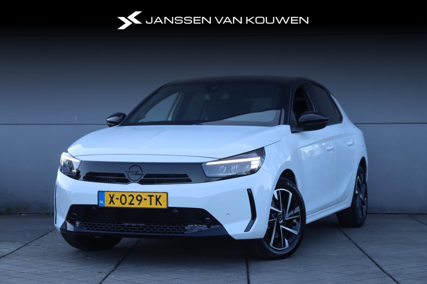 Opel Corsa - 1.2T 100PK GS / Keyless / Carplay / Navi - AutoWereld.nl