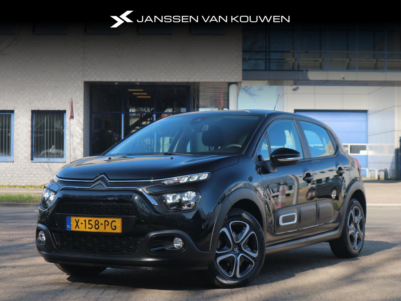Citroën C3 - Plus 1.2 82 pk / Navigatie / Apple Carplay / Parkeersensoren - AutoWereld.nl