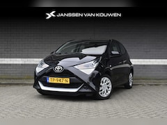 Toyota Aygo - 1.0 VVT-i x-play / Automaat / Camera / Carplay