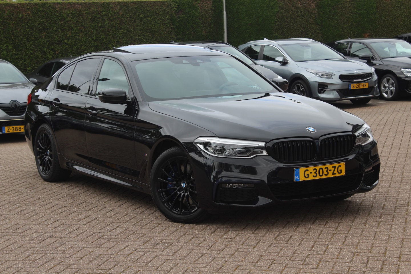 BMW 5-serie - 530e iPerformance eDrive Ed. M Sport / Schuifdak / Camera / Leder / Head-up / 18'' / Virtu - AutoWereld.nl