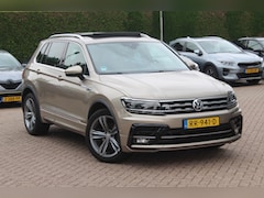 Volkswagen Tiguan - 1.4 TSI ACT Highline Bus. R-Line / Trekhaak / Panoramadak / 360Camera / 19'' / Virtual Coc