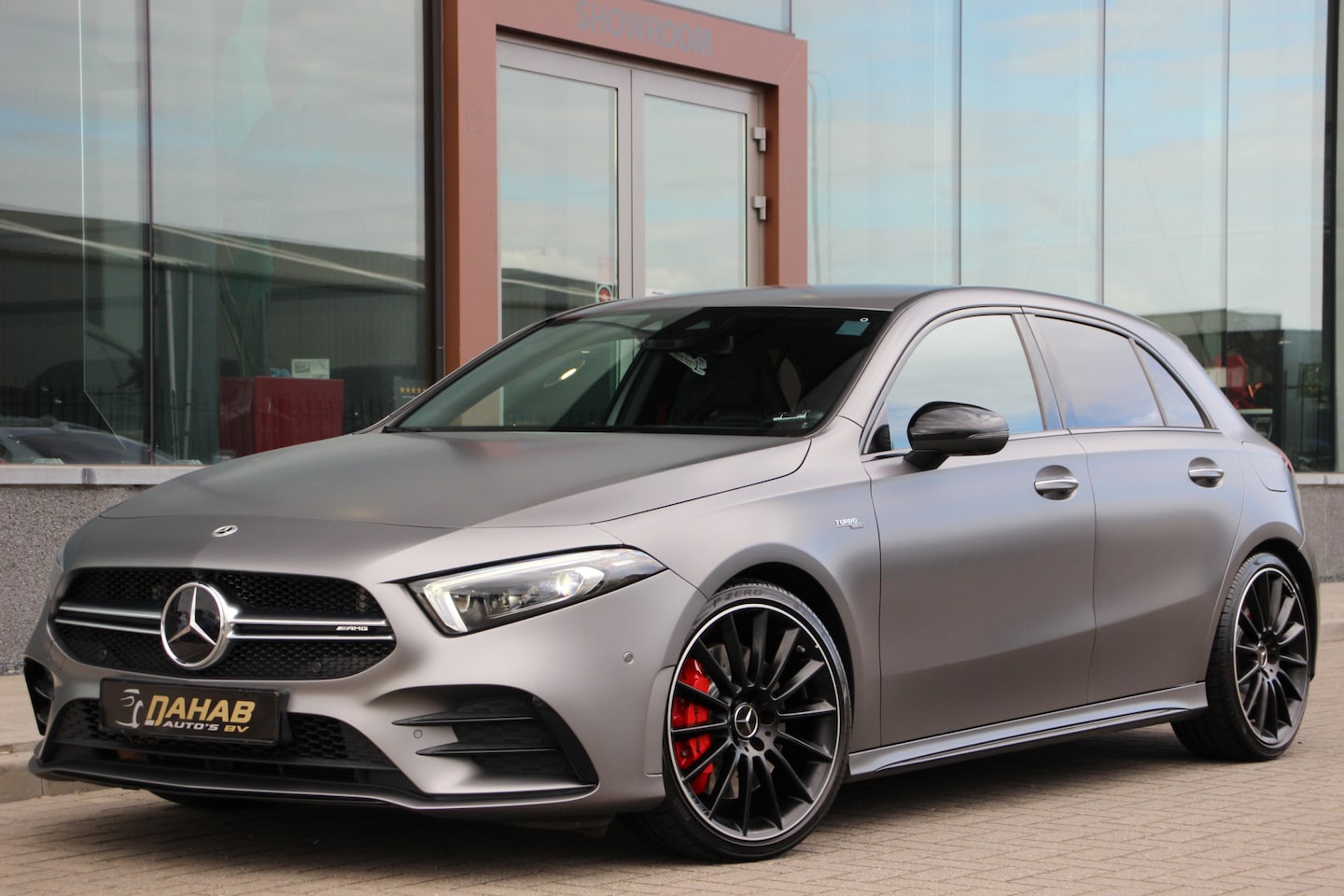 Mercedes-Benz A-klasse - AMG 35 4MATIC Premium Plus | SCHAALSTOELEN | 360 CAMERA | HEAD UP | - AutoWereld.nl