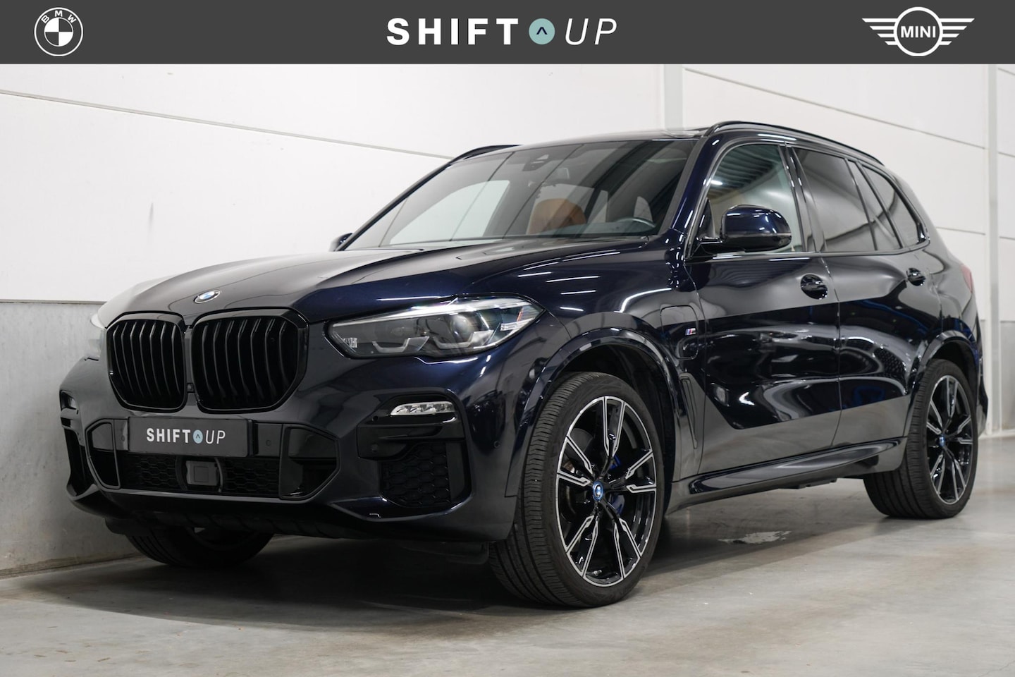 BMW X5 - xDrive45e M-Sport | Panoramadak | Head Up | Soft Close | Elektr. Trekhaak - AutoWereld.nl