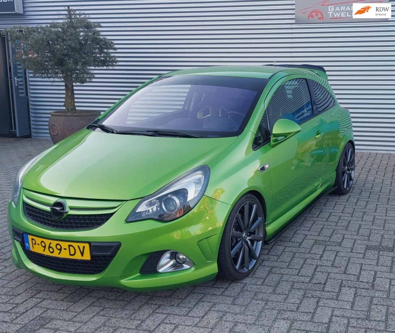 Opel Corsa - 1.6-16V Turbo OPC Nürnburgring Edition 1.6-16V Turbo OPC Nürnburgring Edition (bij 93000km distributieriem vervangen) - AutoWereld.nl