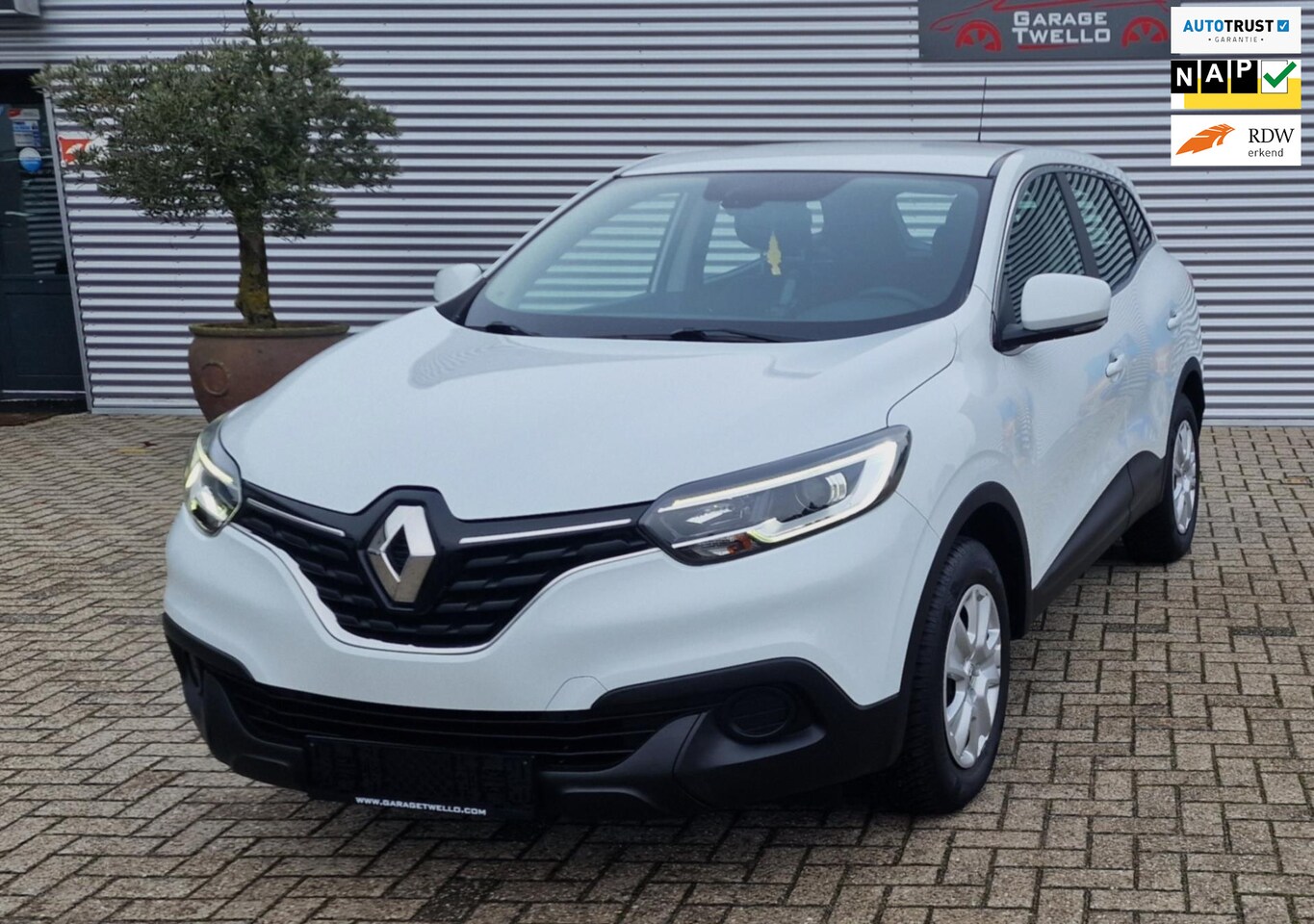 Renault Kadjar - 1.2 TCe airco, cruise control, trekhaak, getint glas - AutoWereld.nl