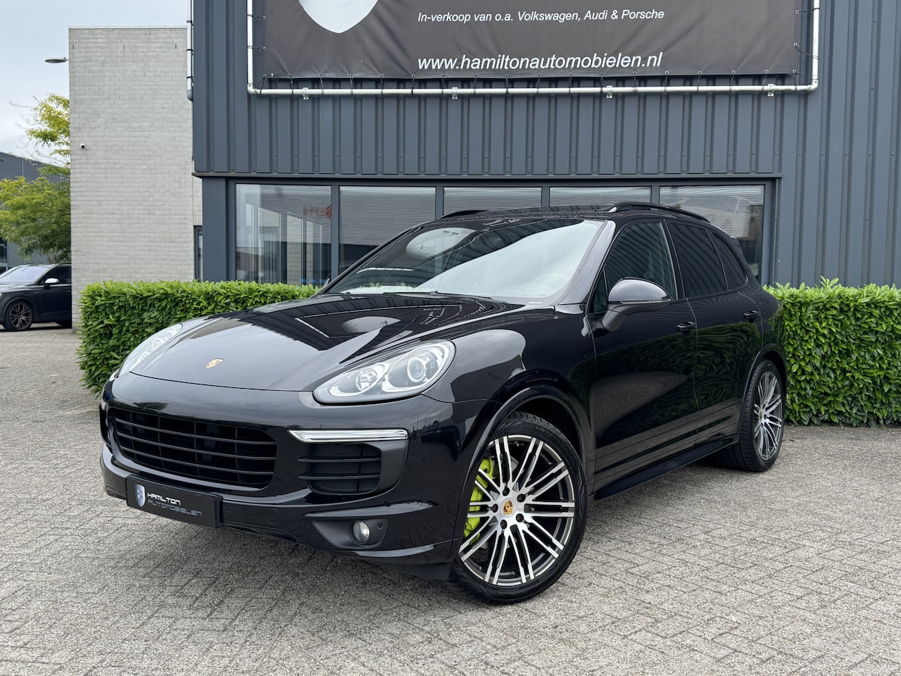Porsche Cayenne - 3.0 S 334pk E-Hybrid Sportdesign pakket Panoramadak 21" NL Auto!! - AutoWereld.nl