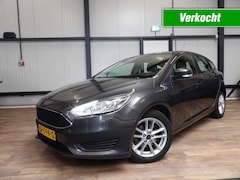 Ford Focus - 1.0 5drs - airco - navigatie - zeer nette staat