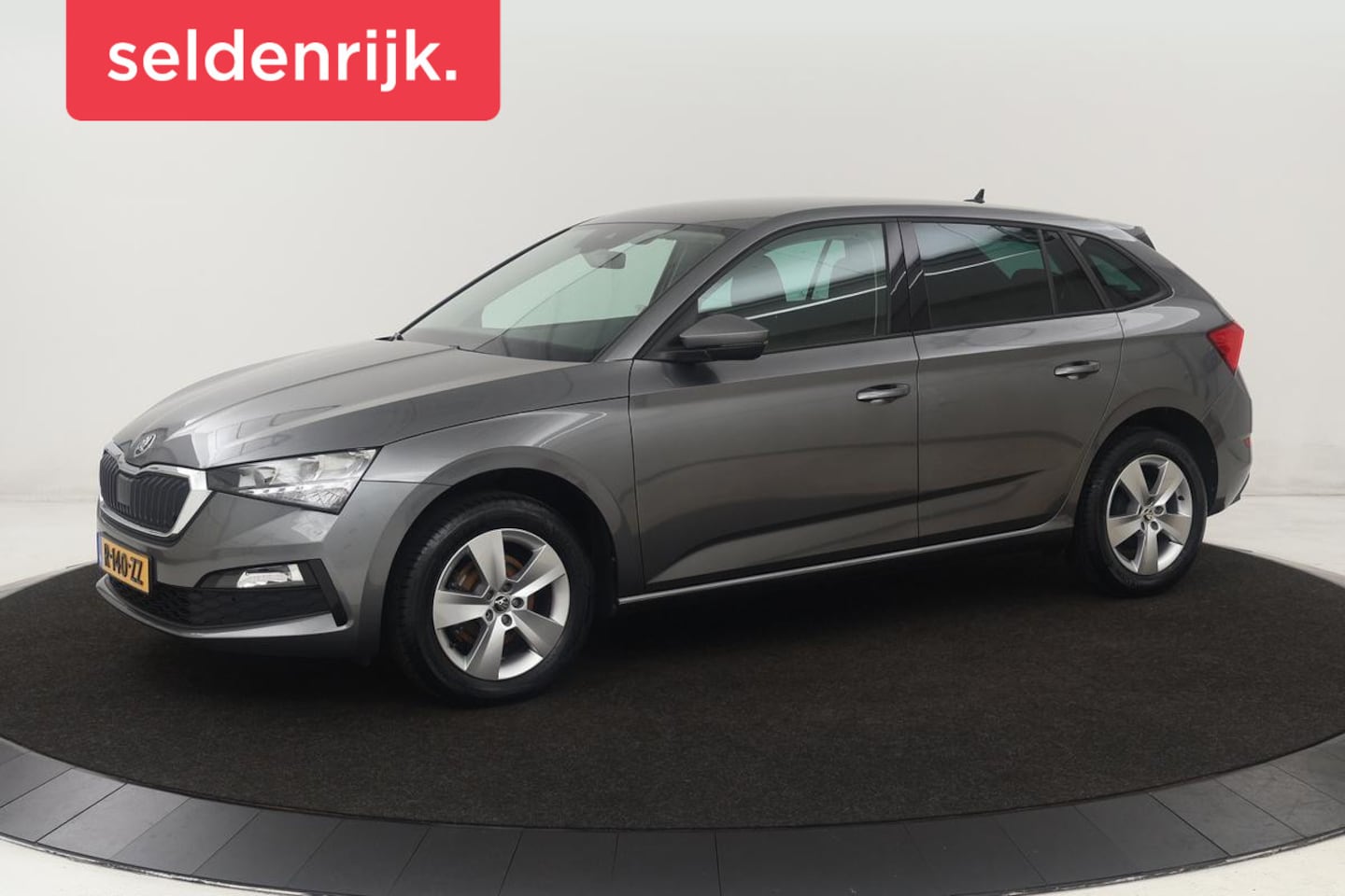 Skoda Scala - 1.0 TSI Ambition | Carplay | Full LED | Climate control | Parkeerhulp | DAB | Cruise contr - AutoWereld.nl