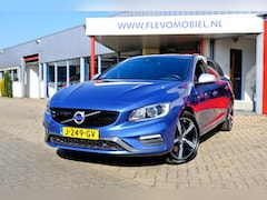 Volvo V60 - 2.4 D5 Twin Engine R-Design Aut. Pano|Adapt.Cruise|Xenon|BLIS|LMV