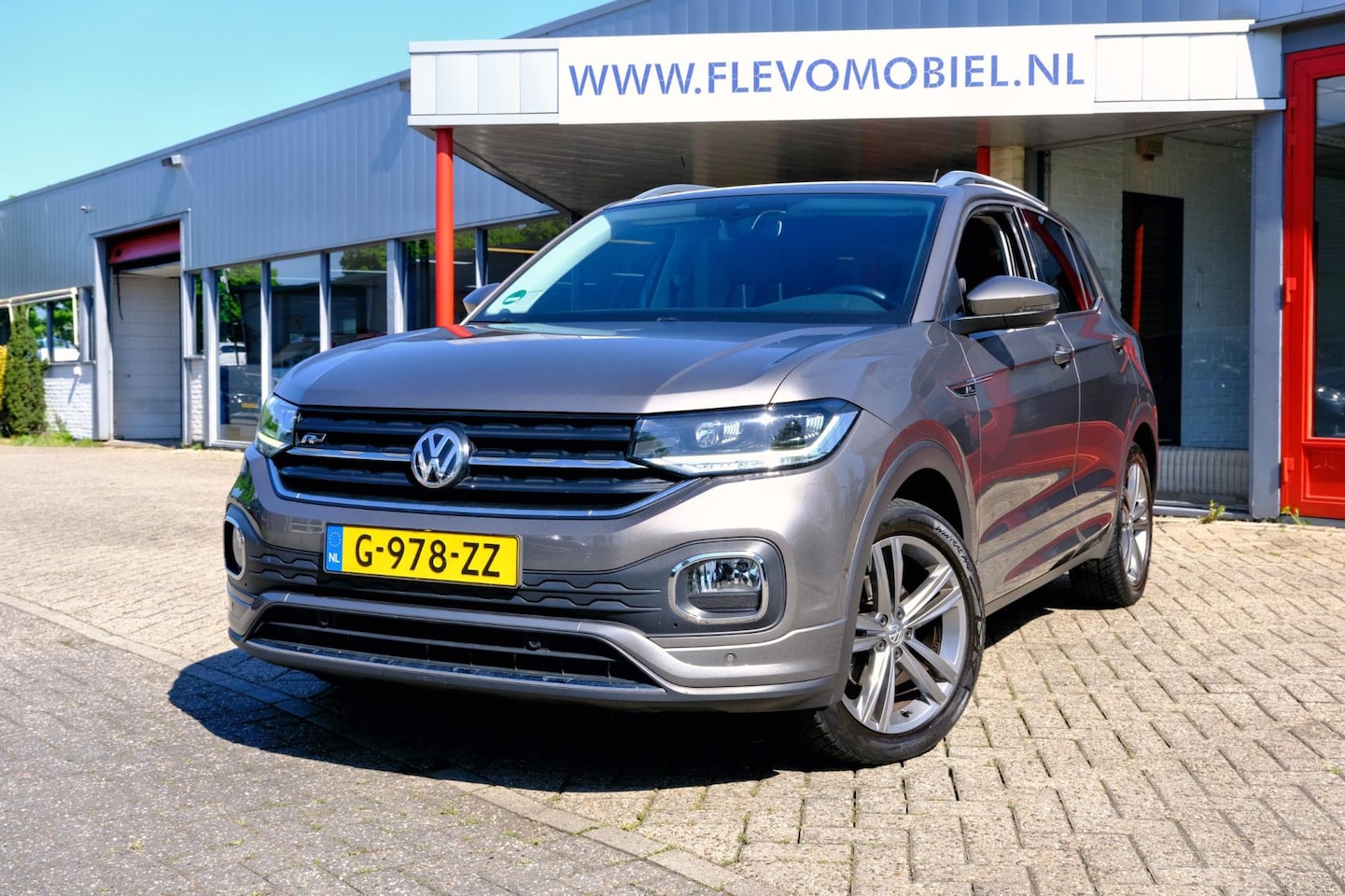 Volkswagen T-Cross - 1.0 TSI Style R-Line Aut. Clima|Camera|LMV|Apple CarPlay - AutoWereld.nl