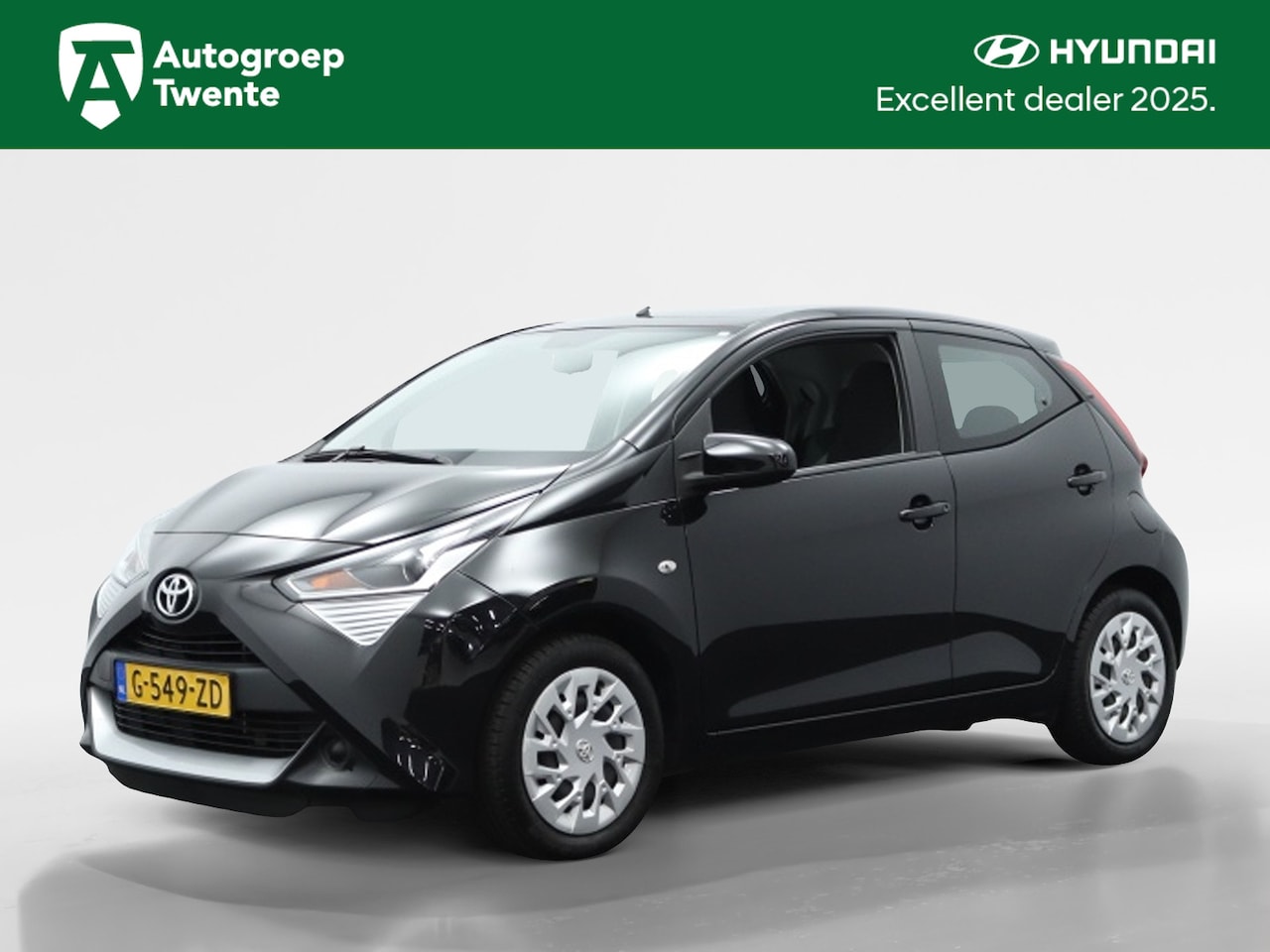 Toyota Aygo - 1.0 VVT-i x-play Automaat | Carplay navigatie | Camera | Airco - AutoWereld.nl