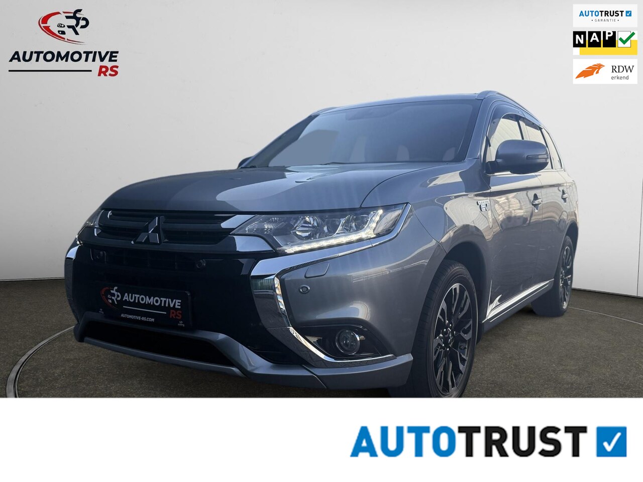 Mitsubishi Outlander - 2.0 PHEV 4x4 | Luxe | Rockford Audio | 360° Camera | Navi | Schuif-/kanteldak - AutoWereld.nl