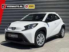 Toyota Aygo X - 1.0 VVT-i MT Play Camera/Apple/Stoelwarm/Keyless