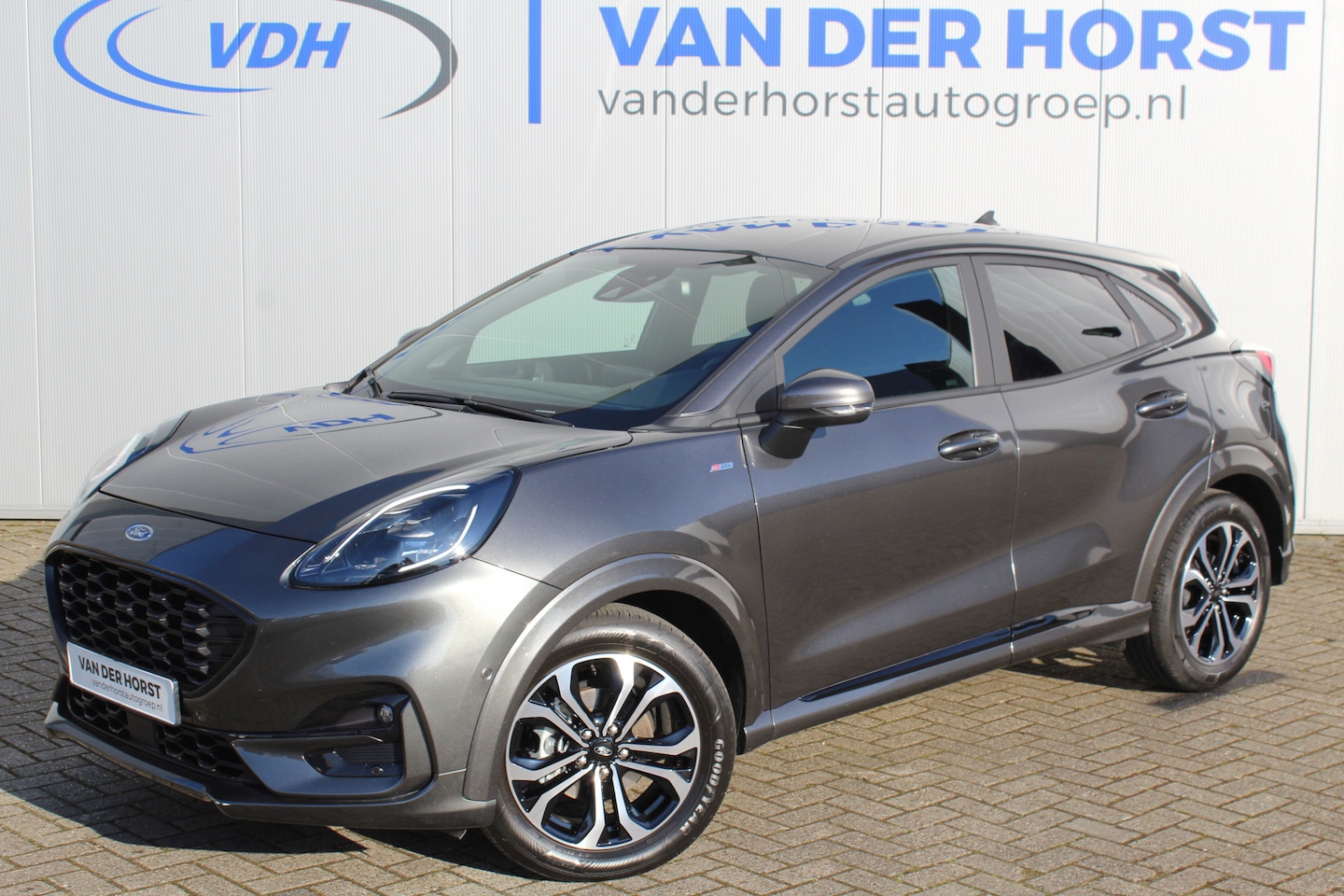 Ford Puma - 1.0-125pk EcoBoost Hybrid ST-Line. April 2024 ! Slechts 11.800km ! Autm. airco, navigatie, - AutoWereld.nl