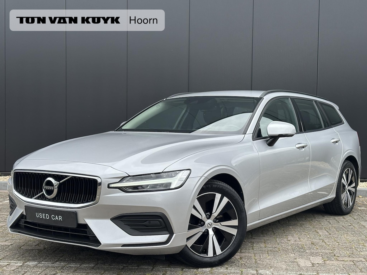 Volvo V60 - 2.0 B3 Momentum Advantage Adaptive Cruise / BLIS Dode hoek waarschuwing / Leer / verw. voo - AutoWereld.nl