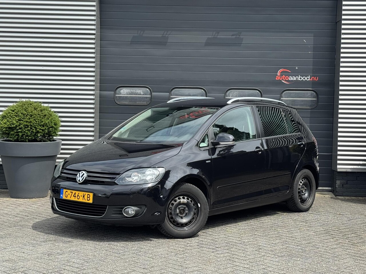 Volkswagen Golf Plus - 1.2 TSI Highline BlueMotion | Carplay | Lichtmetalen Velgen | Parkeersensoren | Climate Co - AutoWereld.nl