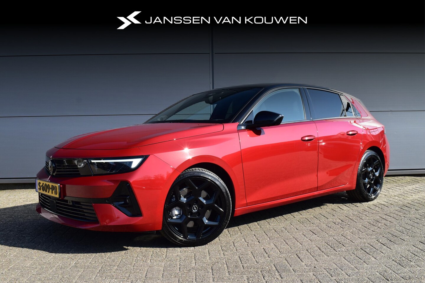 Opel Astra - 1.6 Hybrid GS Line Stuur-Stoelverwarming 360-Camera Navigatie 18" - AutoWereld.nl