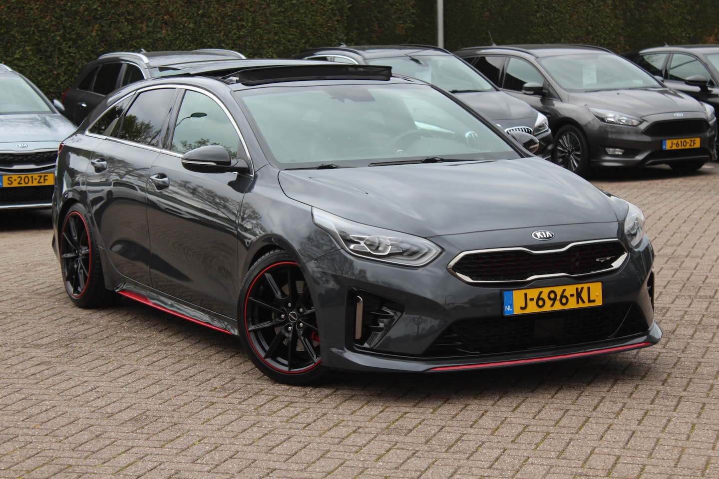 Kia Pro cee'd - 1.6 T-GDI GT / Panoramadak / Camera / Leder&Alcantara / 18'' / Keyless / JBL / DAB / Sides - AutoWereld.nl