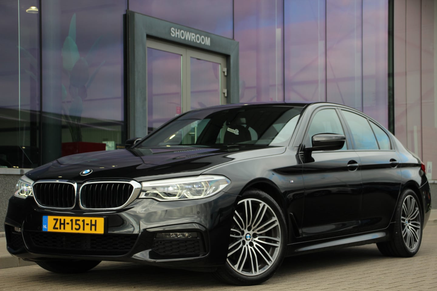 BMW 5-serie - 520i High Executive M-Sport | Orig. NL | Dealeronderhouden - AutoWereld.nl