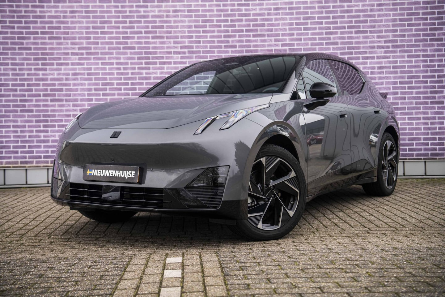 Lynk & Co 02 - More 66 kWh | UIT VOORRAAD LEVERBAAR  | HIGH GREY GRID - AutoWereld.nl