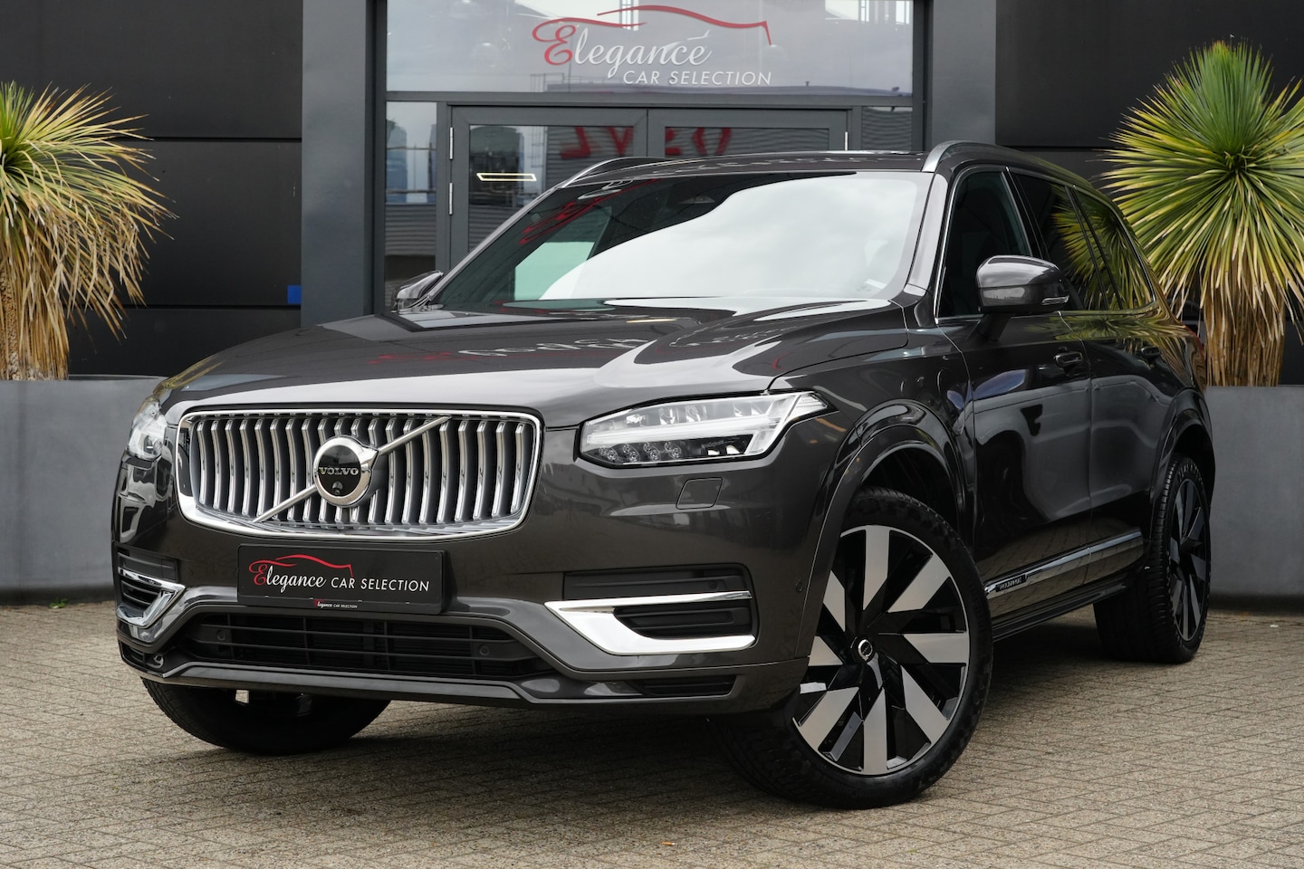Volvo XC90 - 2.0 T8 Recharge AWD Plus Bright 445pk Panoramadak/HarmanKardon/Luchtvering - AutoWereld.nl