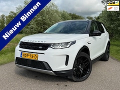Land Rover Discovery Sport - P300e 1.5 / Elektrische Trekhaak / Leder / 360 Camera / Navigatie / Zwarte LM 20 Inch / Al