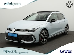 Volkswagen Golf - GTE 1.5 eHybrid 272 pk DSG | Panoramadak | IQ Light | Head-up display | Stuur-/stoelverwar