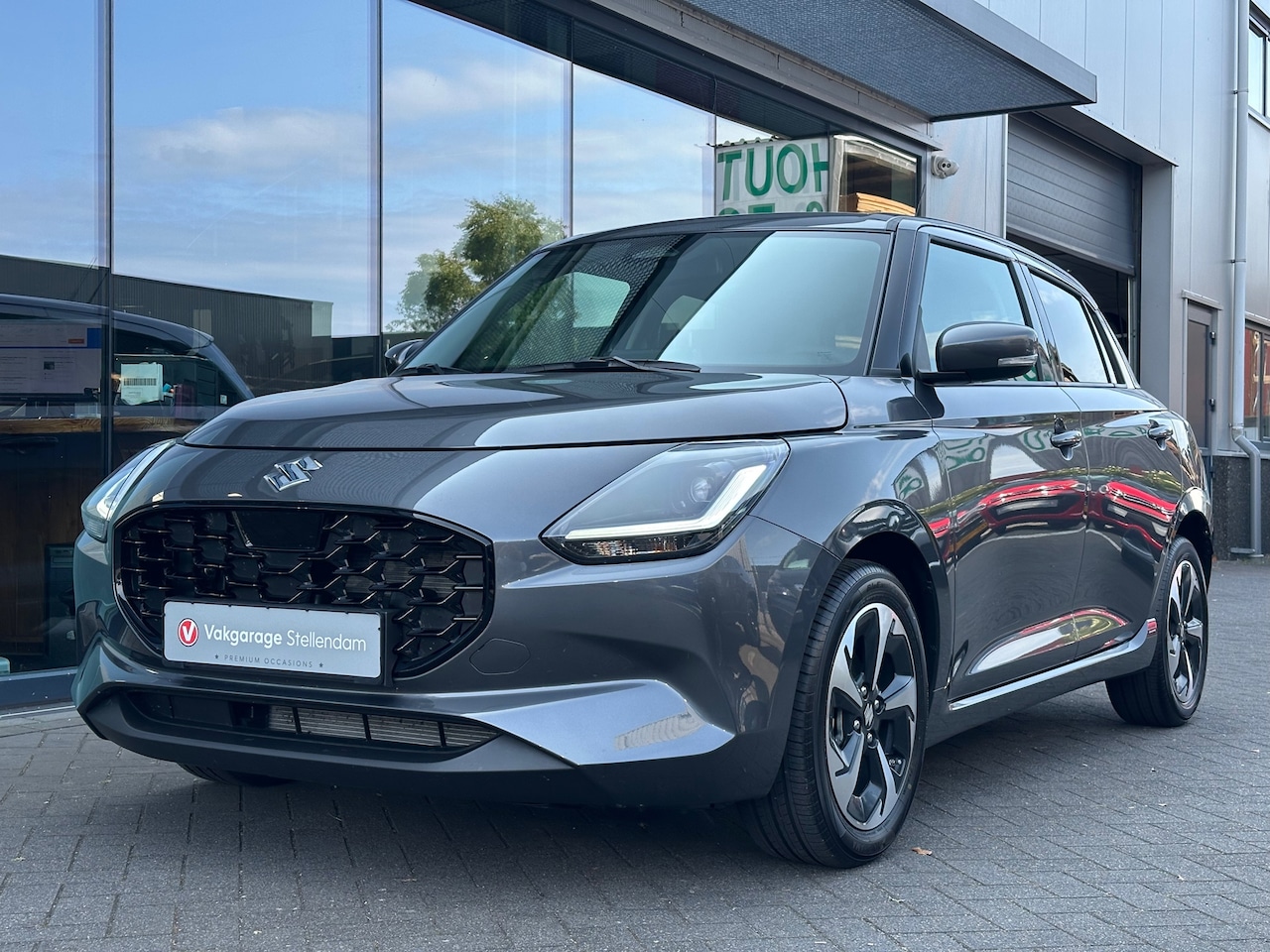 Suzuki Swift - 1.2 Style Smart Hybrid|Autom|Camera|Adapt Cruise|Navi|Carplay|Stoelverw - AutoWereld.nl