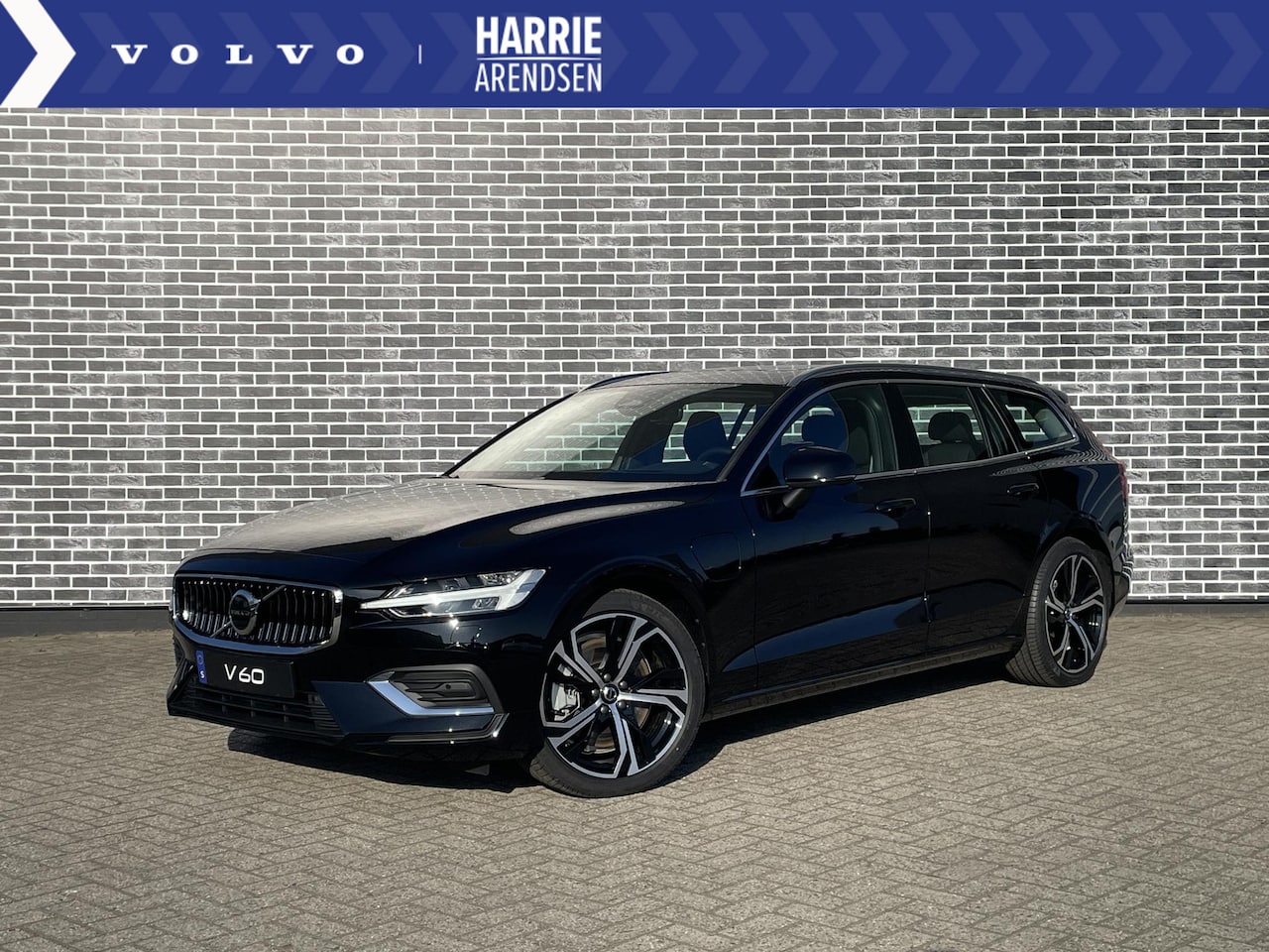Volvo V60 - T8 Recharge AWD Ultra Bright | Head-up Display | 19" LM velgen | Panoramadak | Harman Kard - AutoWereld.nl