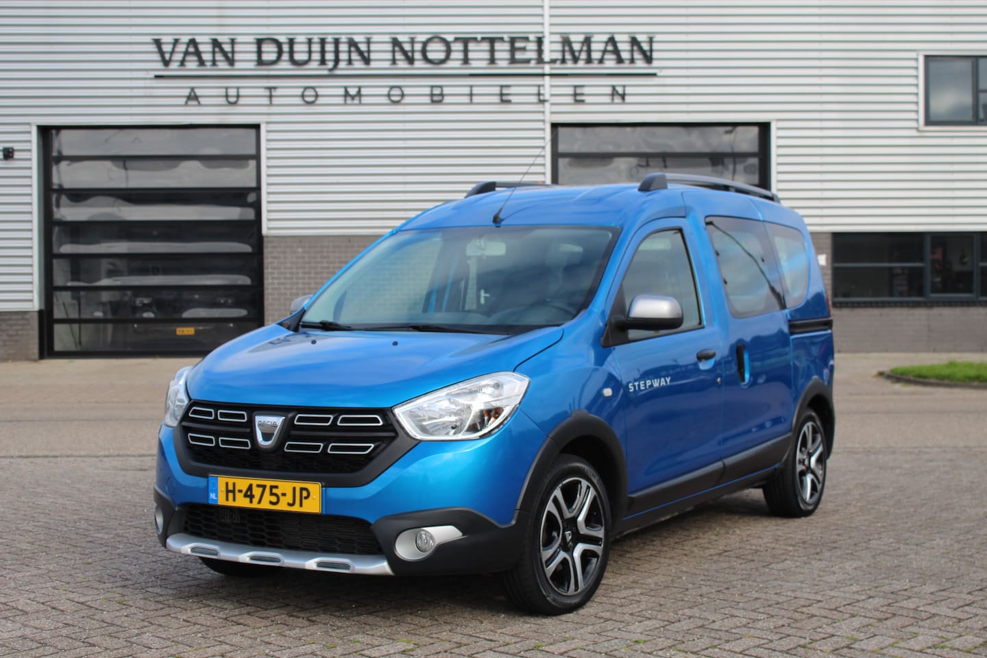 Dacia Dokker - 1.2 TCe S&S Ambiance / Camera / Cruise / Navigatie - AutoWereld.nl