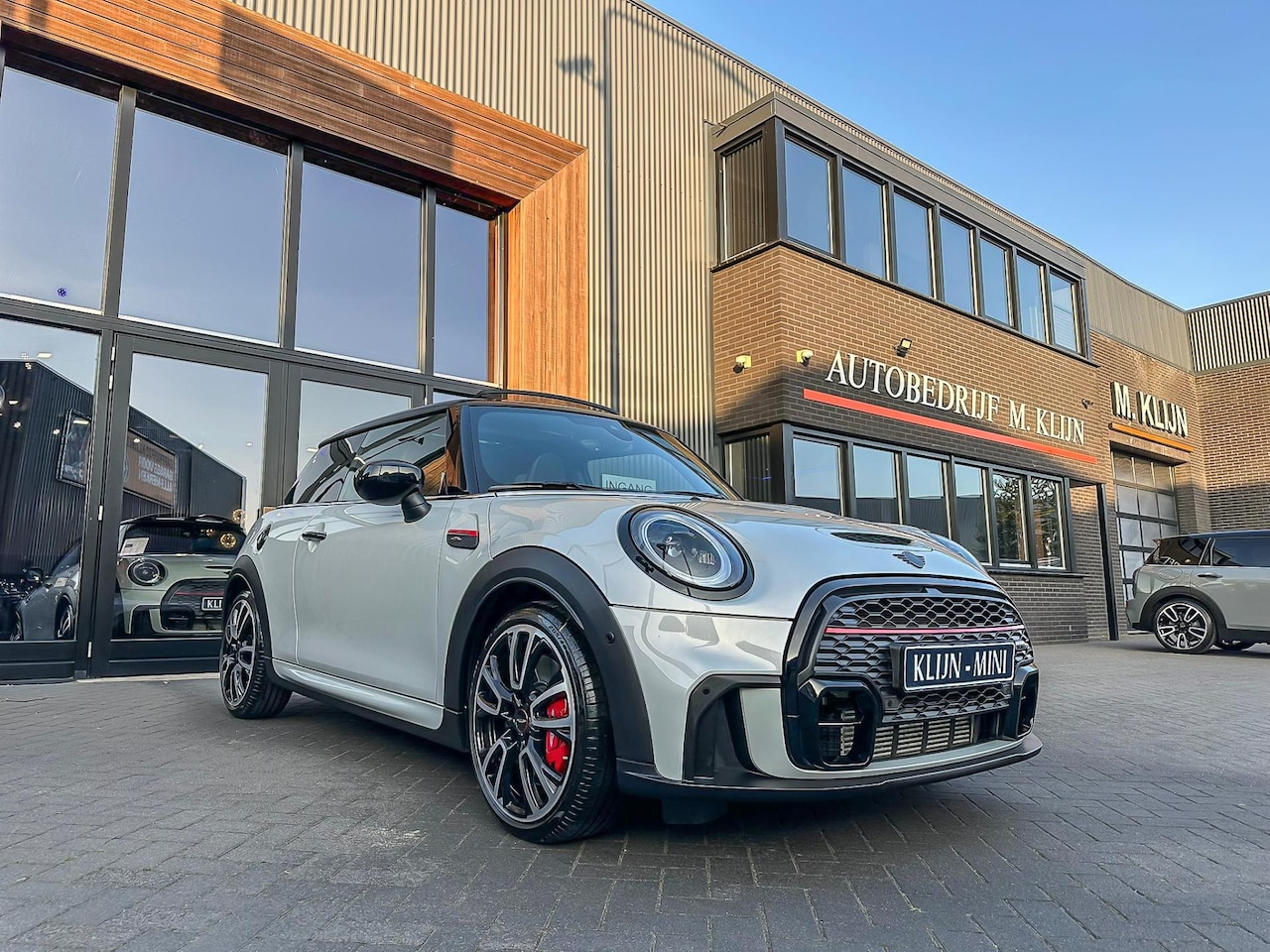 MINI John Cooper Works - Mini 2.0 JCW Pack F1 aut 231pk/Camera/Pano/18"/Bomvol - AutoWereld.nl