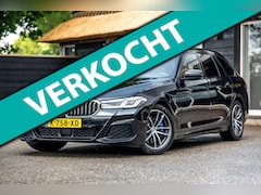 BMW 5-serie Touring - 530e M-Sport I Panoramadak I Trekhaak I Adaptive Cruise I Luxe leder I Sportstoelen I Harm