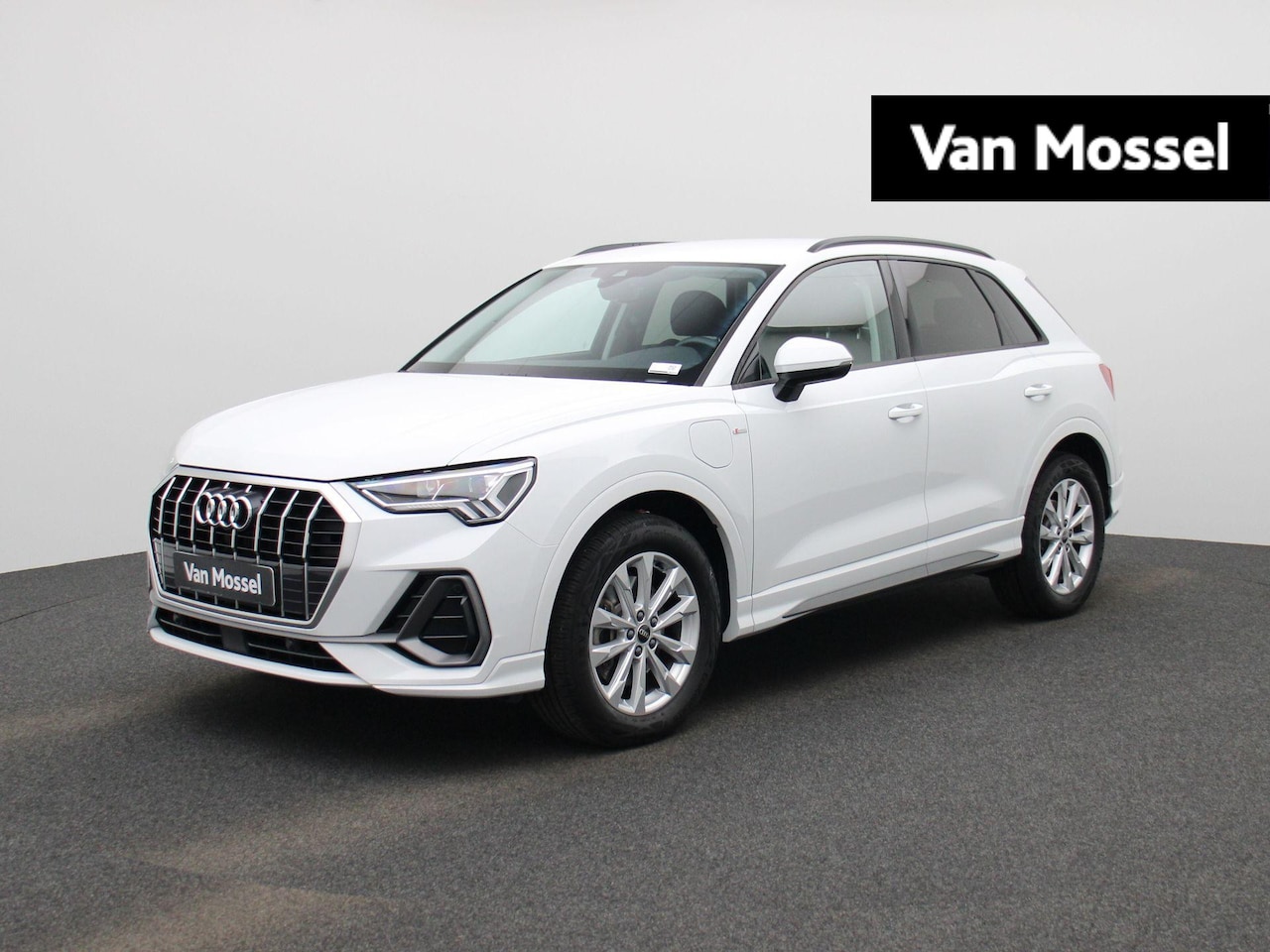 Audi Q3 - 45 TFSI e S edition | Trekhaak | Stoelverwarming | Led | 18 Inch Velgen | Navigatie | Crui - AutoWereld.nl