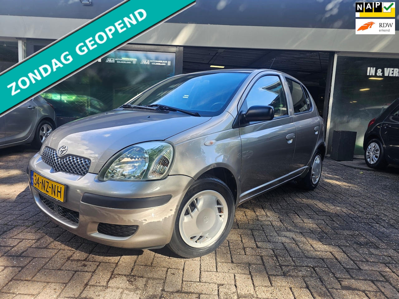 Toyota Yaris - 1.0 VVT-i Idols | 12MND GARANTIE | ELEC RAMEN | NW APK | TREKHAAK - AutoWereld.nl