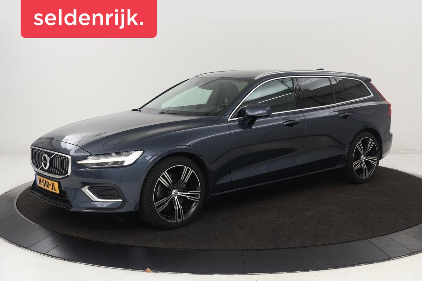 Volvo V60 - 2.0 T4 Inscription | Leder | Stoelverwarming | Carplay | Camera | Memory | Navigatie | Ful - AutoWereld.nl