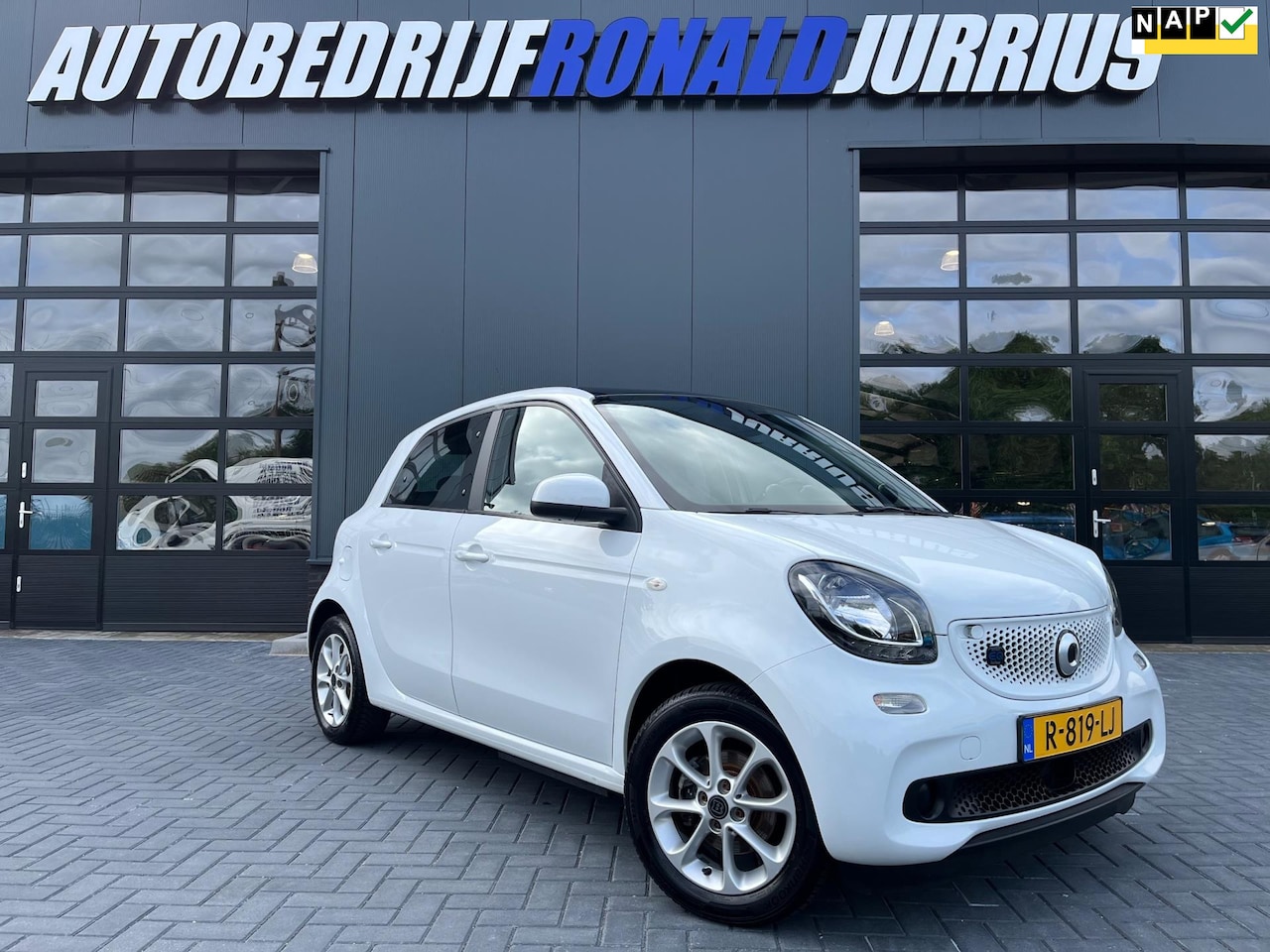 Smart Forfour - EQ Comfort 18 kWh Panoramadak/Climatronic/Cruise-control/5Deurs/Brabus velgen - AutoWereld.nl