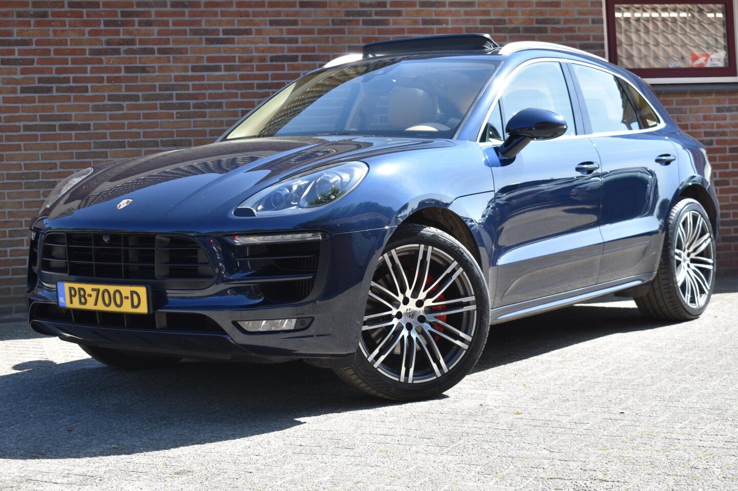 Porsche Macan - 3.0 GTS '17 Pano LED Leder Sport Chrono Navi Cruise Inruil mogelijk - AutoWereld.nl