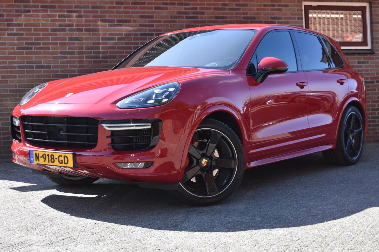 Porsche Cayenne - 3.6 GTS '16 LED Leder Sport Chrono Clima Navi Cruise Inruil mogelijk - AutoWereld.nl
