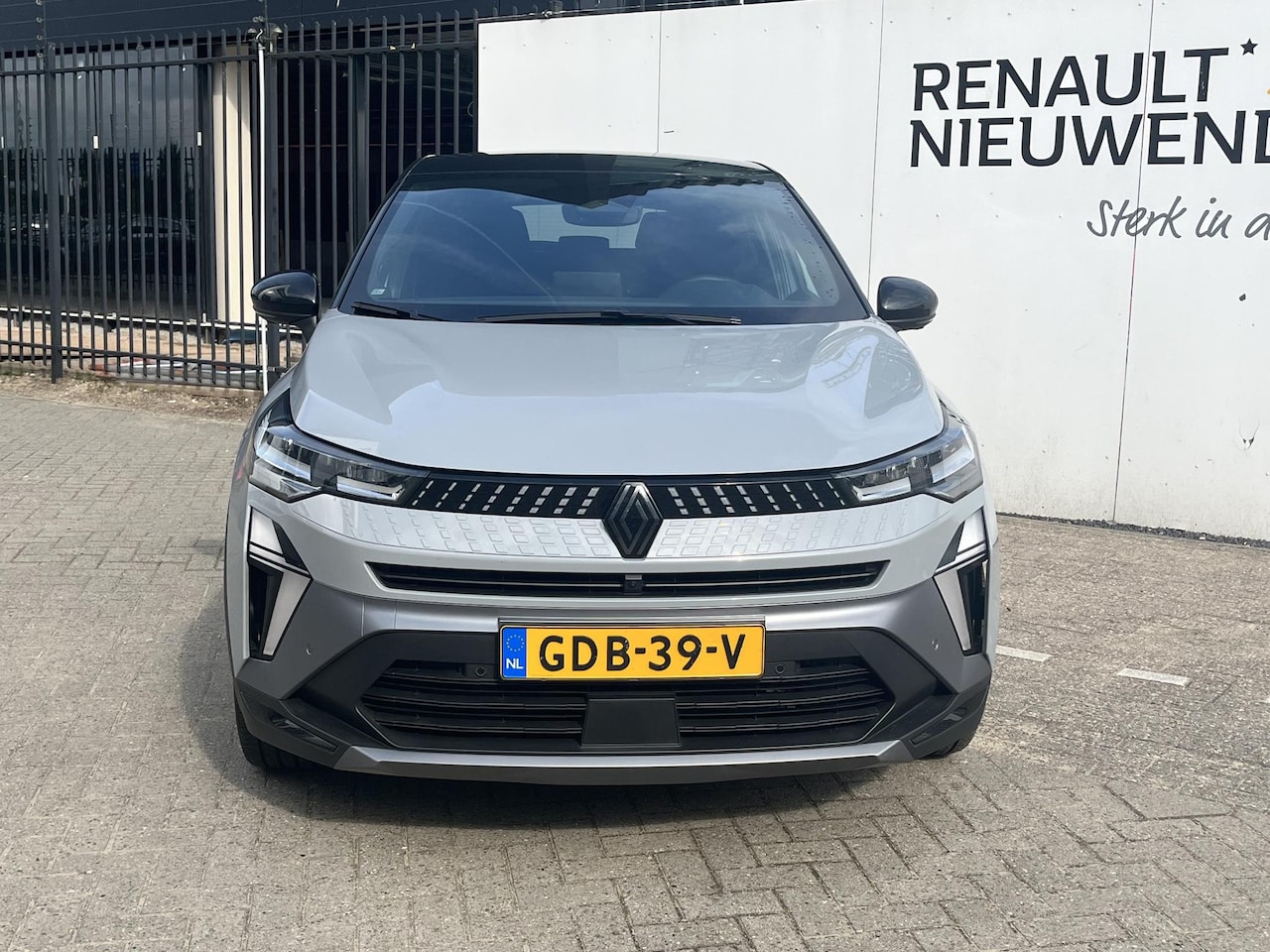 Renault Captur - 1.6 E-Tech full hybrid 145 esprit Alpine / Demo Zuidoost / Vraag naar beschikbaarheid - AutoWereld.nl