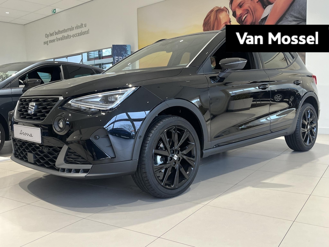 Seat Arona - 1.0 EcoTSI FR Business Connect 95 PK | Black Pack | Navigatie | Stoelverwarming | Sportsto - AutoWereld.nl