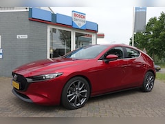 Mazda 3 - 3 Hatchback Skyactiv-G 120 pk Skylease GT | AFN TREKHAAK | CAMERA | CARPLAY | HUD | 18''