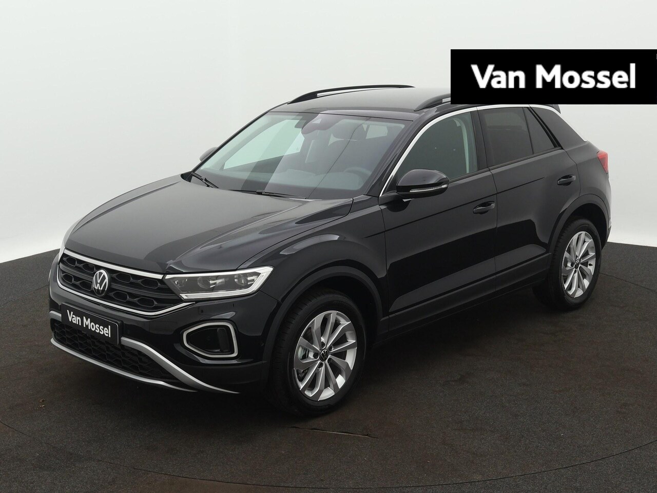 Volkswagen T-Roc - 1.5 TSI Life Edition 150 PK Automaat | Dodehoek sensoren | Navigatie | Apple Carplay | And - AutoWereld.nl