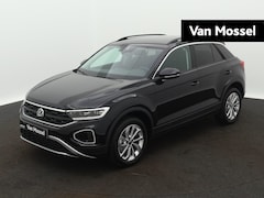 Volkswagen T-Roc - 1.5 TSI Life Edition 150 PK Automaat | Dodehoek sensoren | Navigatie | Apple Carplay | And