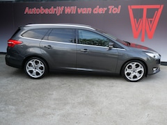 Ford Focus Wagon - 1.0 TITANIUM | NAVI | XENON | 18 INCH | 125 PK | RIEM V.V. | APK 04-2026