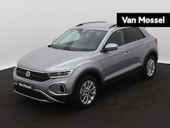 Volkswagen T-Roc - 1.0 TSI Life Edition 116 PK | Dodehoek sensoren | Parkeersensoren | Navigatie | LED koplam