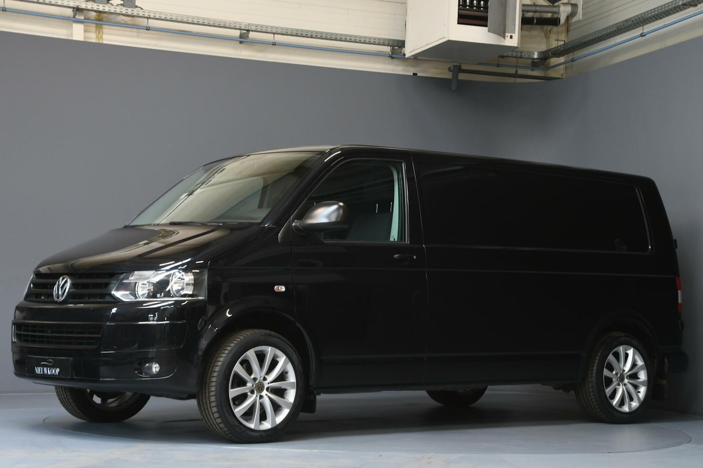 Volkswagen Transporter - 2.0 TDI L2H1 AIRCO | CRUISE | NAV - AutoWereld.nl