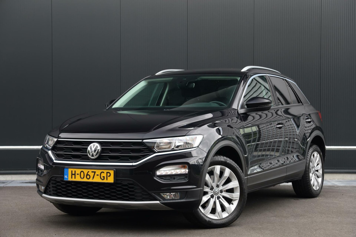 Volkswagen T-Roc - 1.0 TSI Style Business Navi Clima CarPlay ACC Getint glas 17-Inch Nl-Auto NAP! - AutoWereld.nl